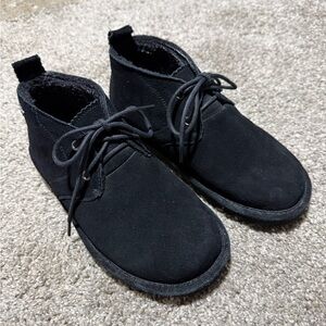 Black Suede Bearpaw Women’s Shoes